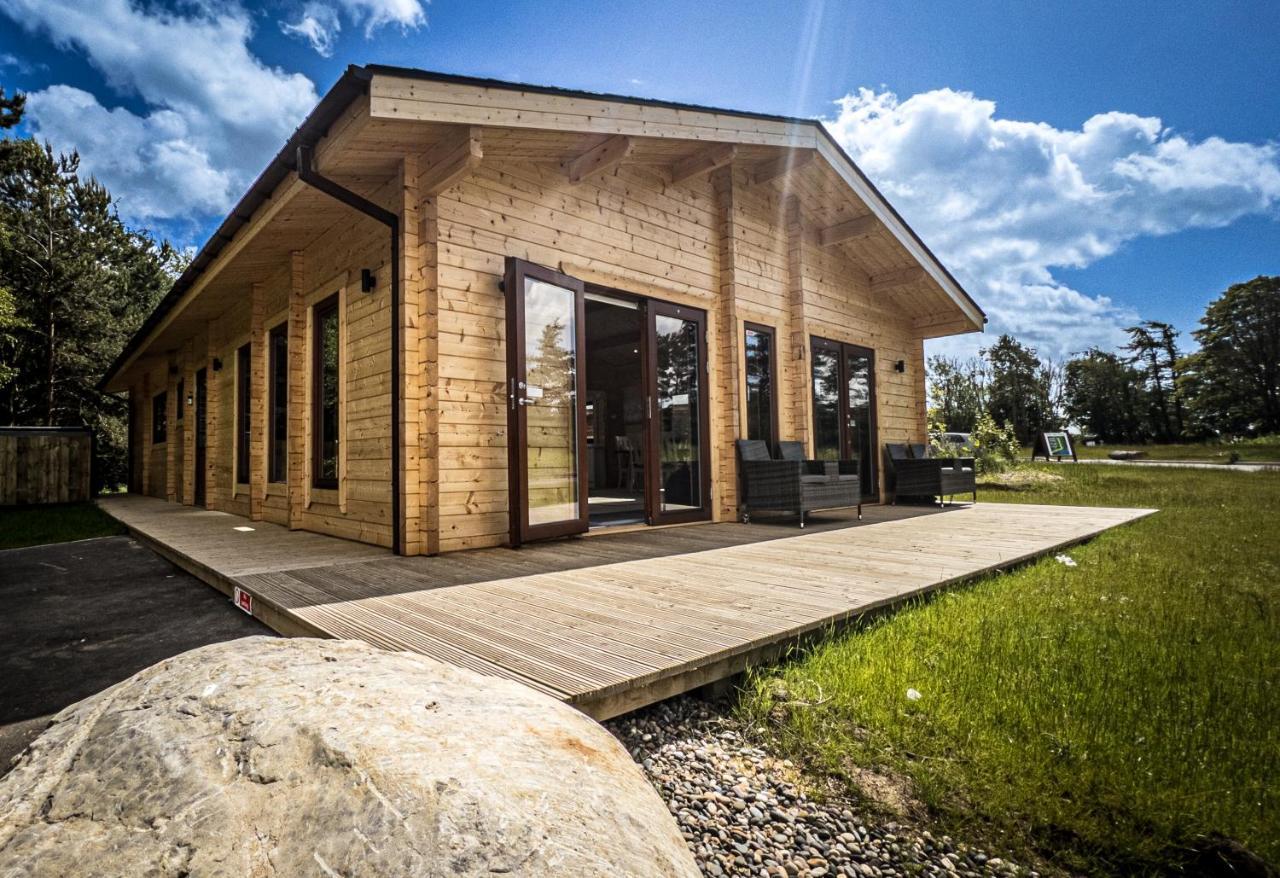 Sundance Lodge, Fantastic New Cabin With Hot Tub - Sleeps 6 - Largest In Felmoor Park Морпет Екстериор снимка