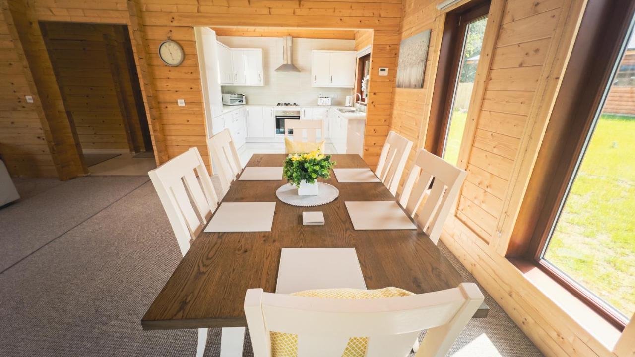 Sundance Lodge, Fantastic New Cabin With Hot Tub - Sleeps 6 - Largest In Felmoor Park Морпет Екстериор снимка