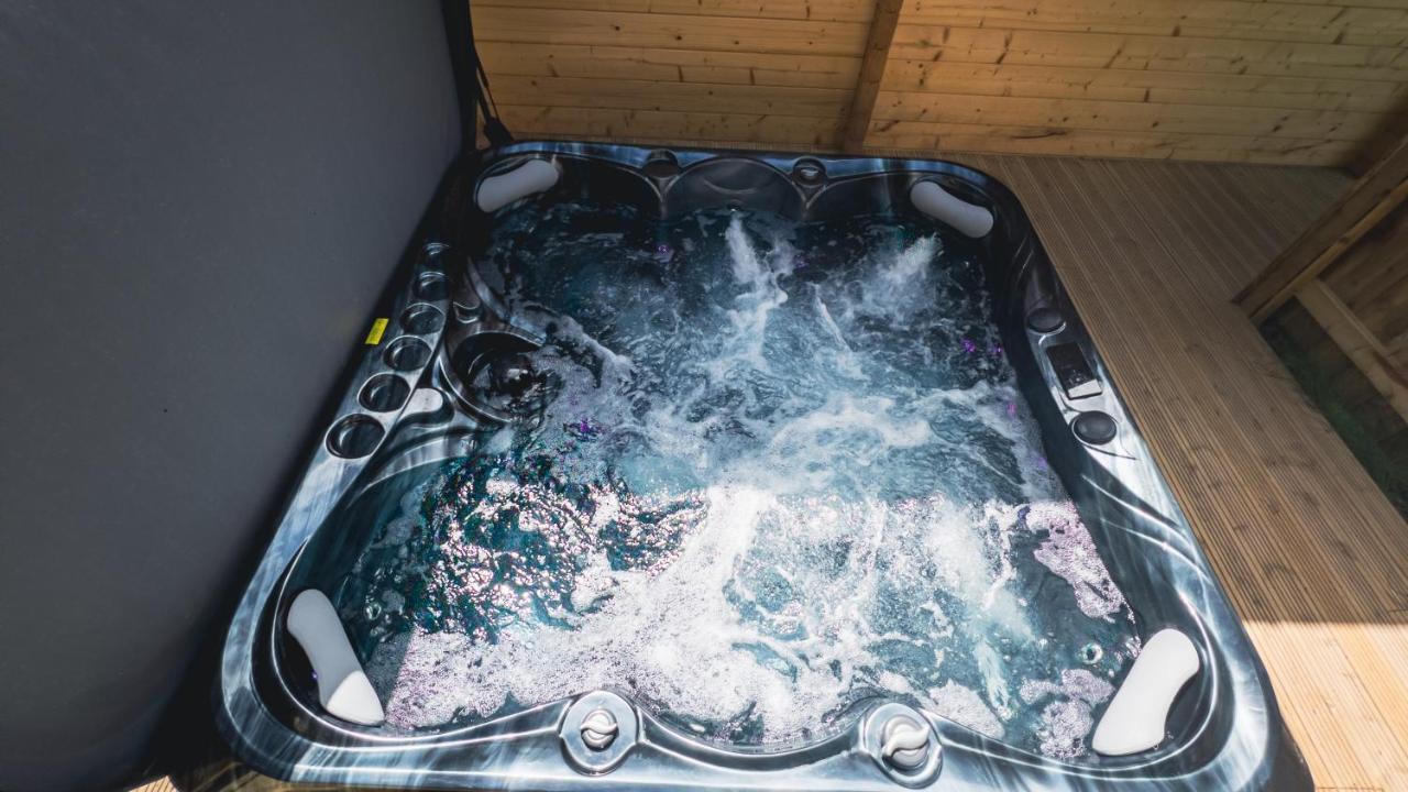 Sundance Lodge, Fantastic New Cabin With Hot Tub - Sleeps 6 - Largest In Felmoor Park Морпет Екстериор снимка