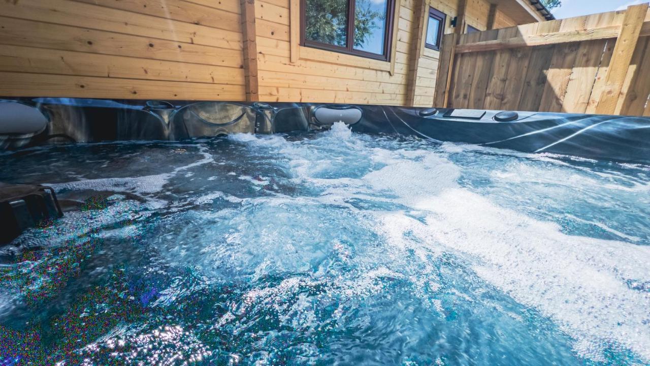 Sundance Lodge, Fantastic New Cabin With Hot Tub - Sleeps 6 - Largest In Felmoor Park Морпет Екстериор снимка