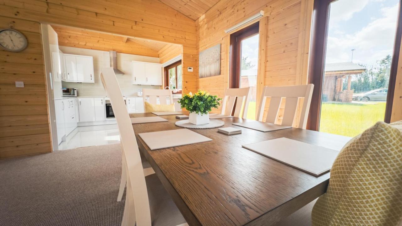 Sundance Lodge, Fantastic New Cabin With Hot Tub - Sleeps 6 - Largest In Felmoor Park Морпет Екстериор снимка