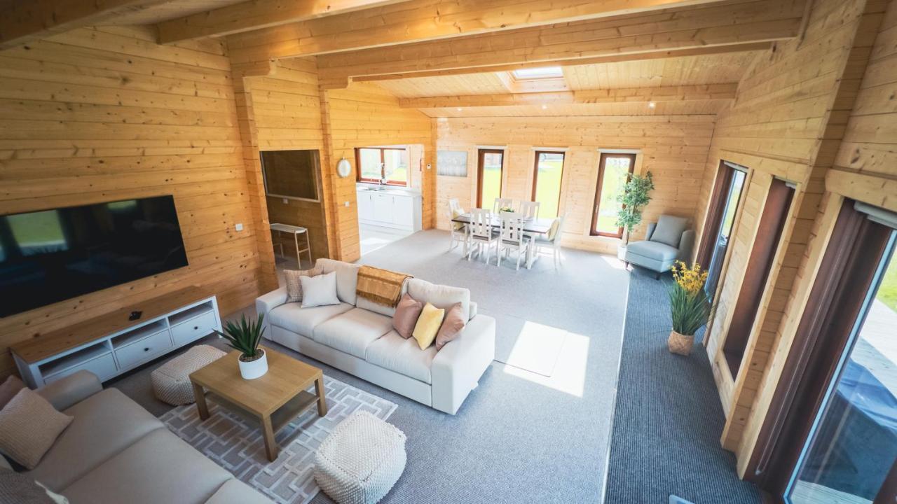 Sundance Lodge, Fantastic New Cabin With Hot Tub - Sleeps 6 - Largest In Felmoor Park Морпет Екстериор снимка