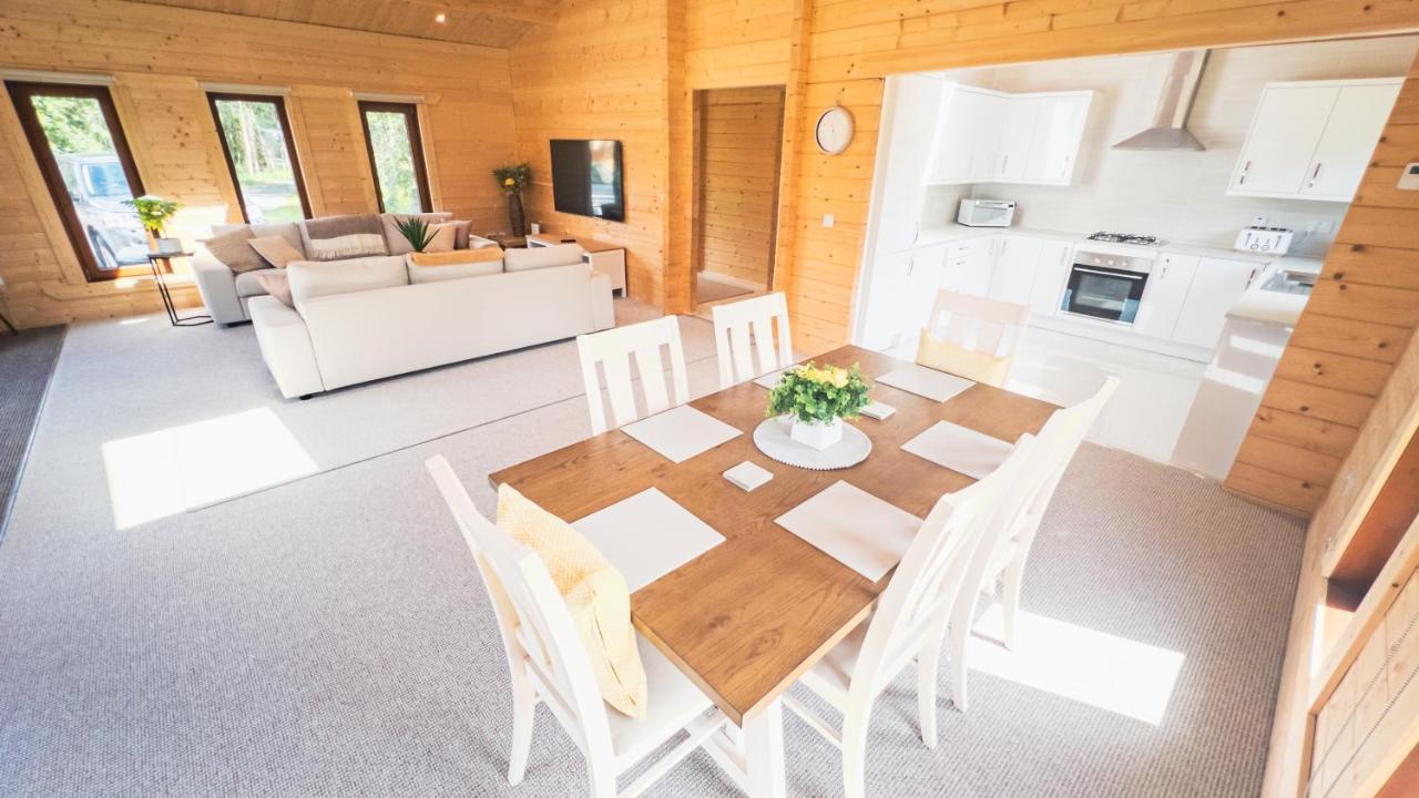 Sundance Lodge, Fantastic New Cabin With Hot Tub - Sleeps 6 - Largest In Felmoor Park Морпет Екстериор снимка